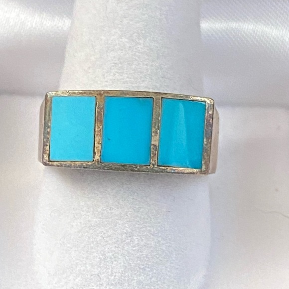 Vintage Jewelry - Turquoise Sterling Vintage Ring